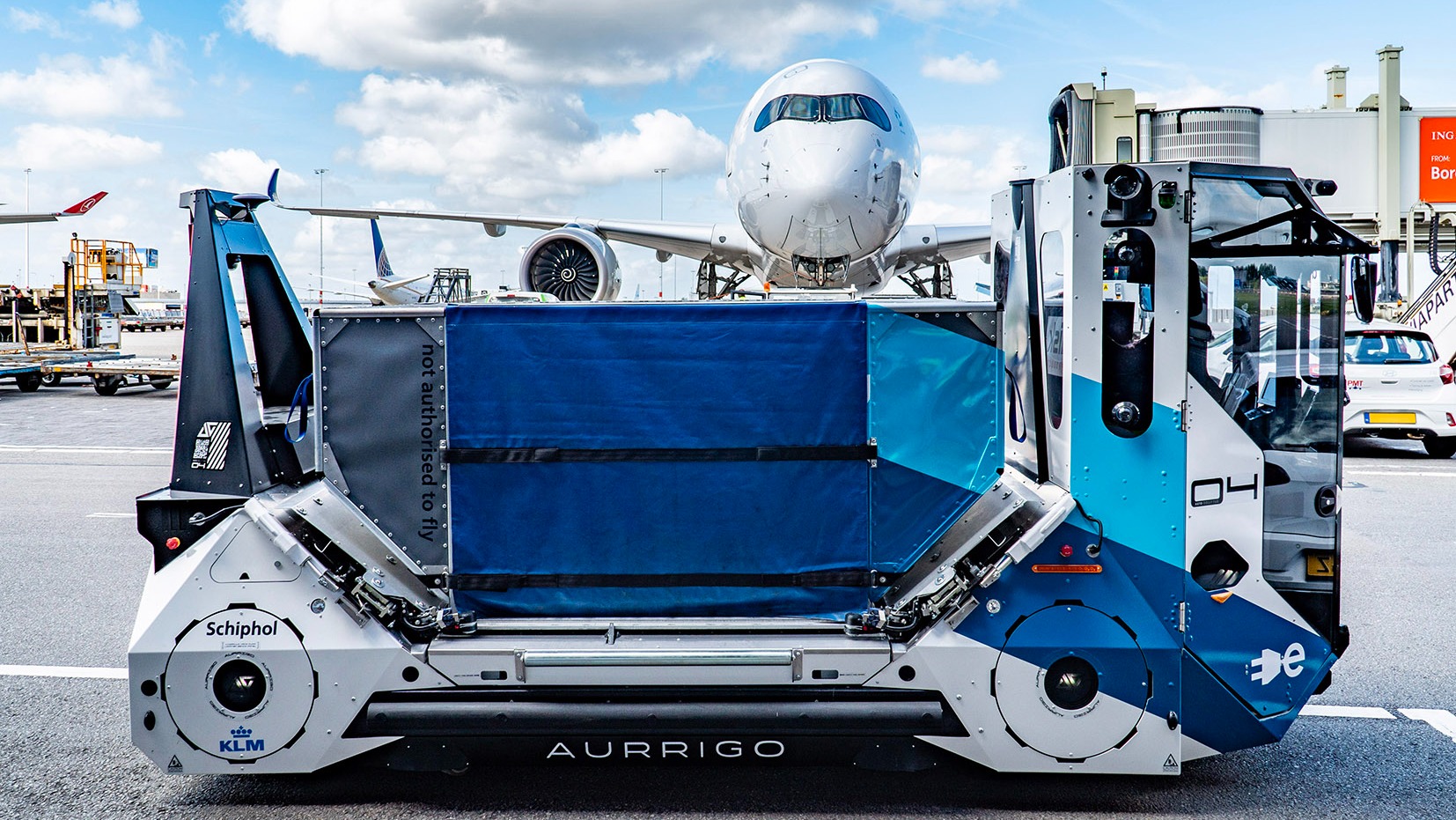Auto-DollyTug Aims to Streamline Baggage Transfer